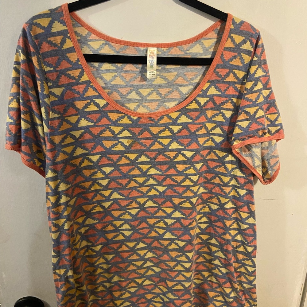 LuLaRoe Colorful Geometric Short Sleeve Tee